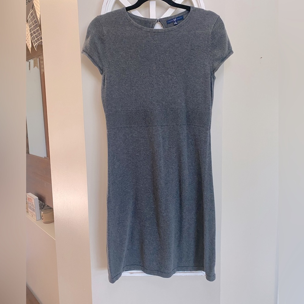 GAP lightweight knit dress